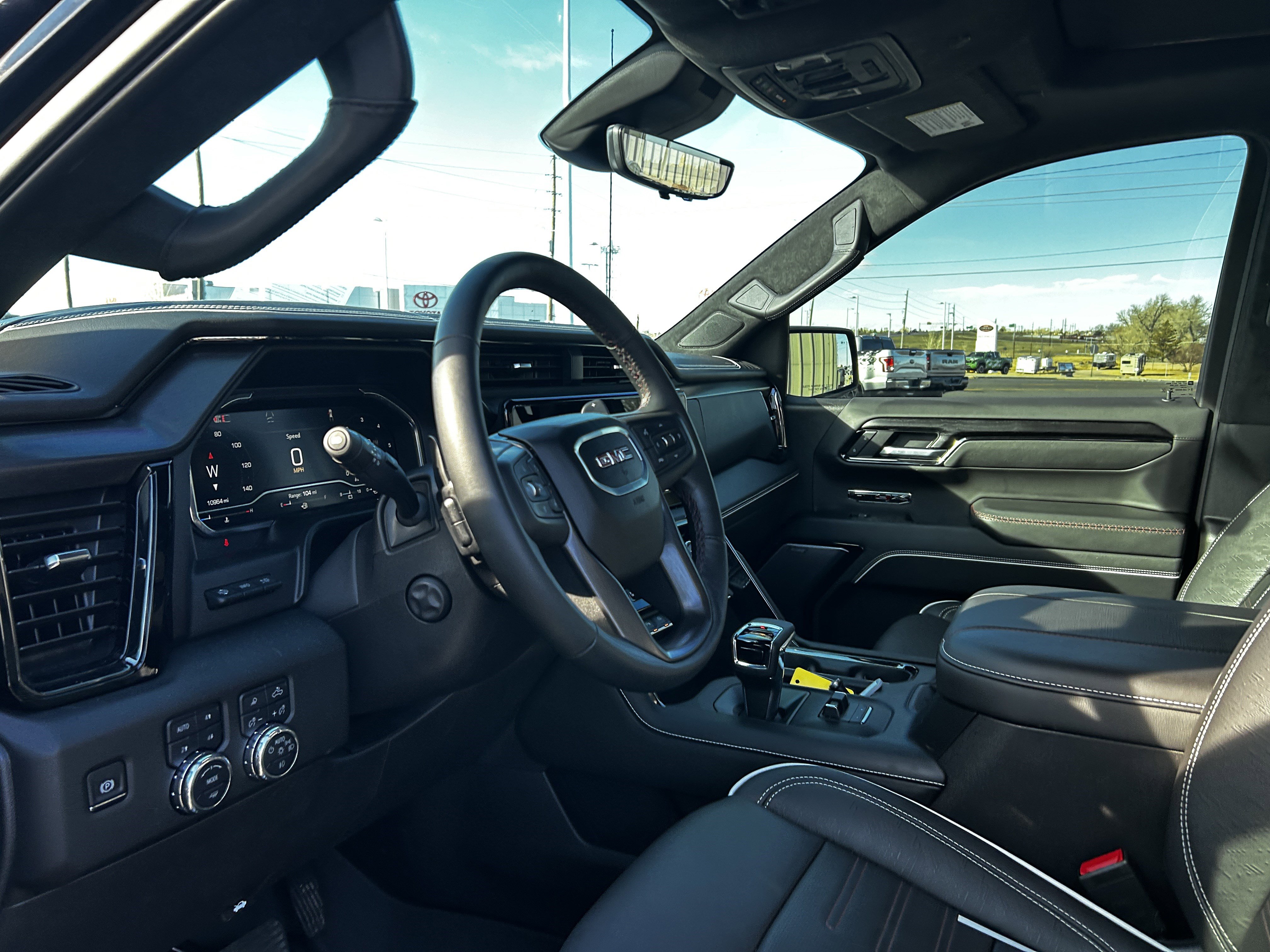 Used 2025 GMC Sierra 1500 AT4X image 10