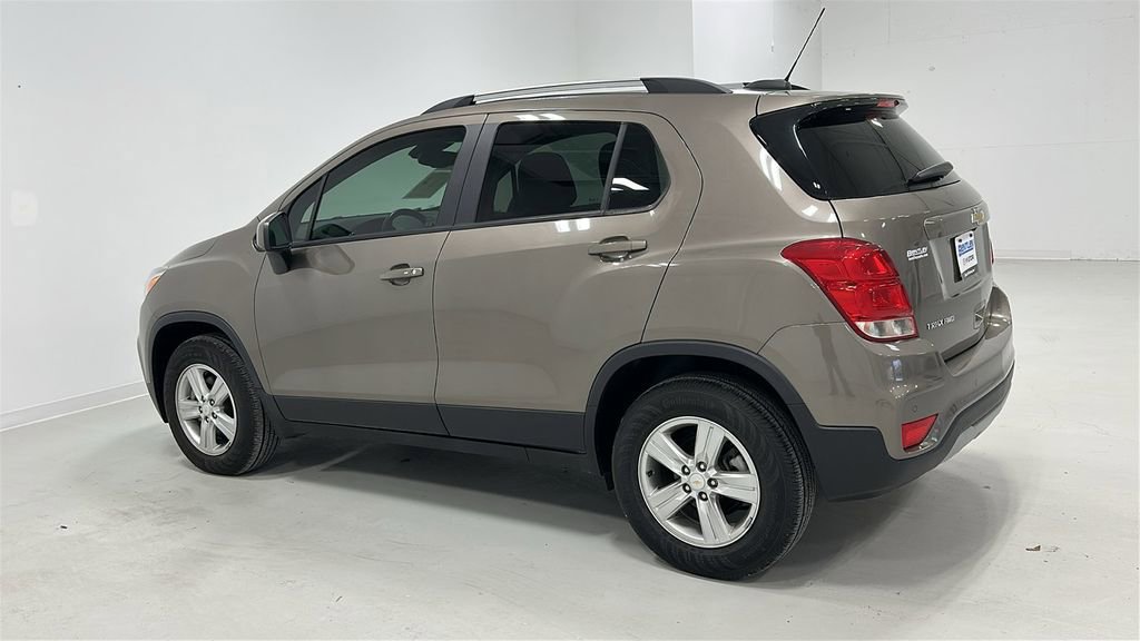 Used 2022 Chevrolet Trax LT w/ Premium Seat Package image 3
