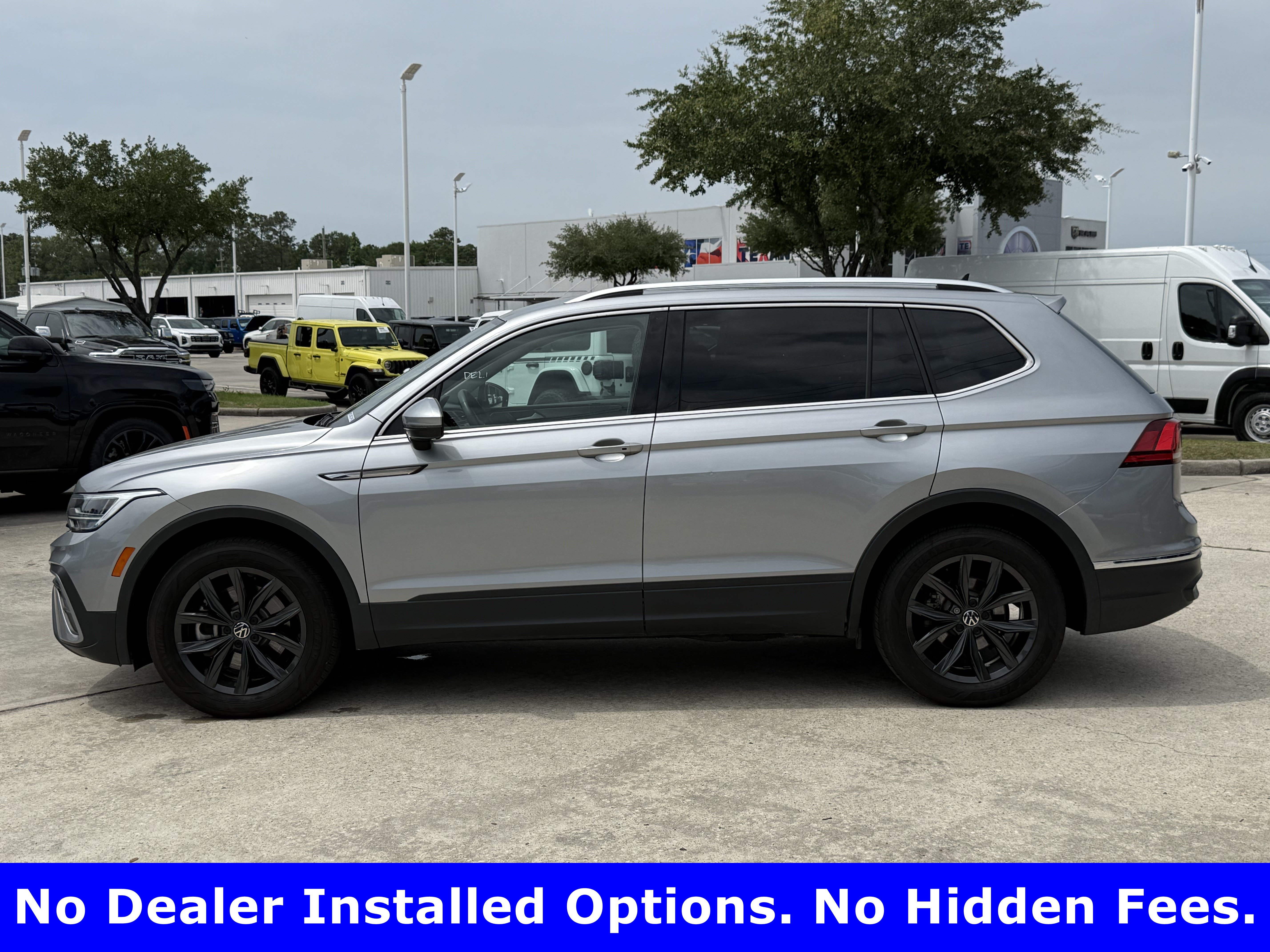 Used 2024 Volkswagen Tiguan Wolfsburg Edition AWD/4WD image 8