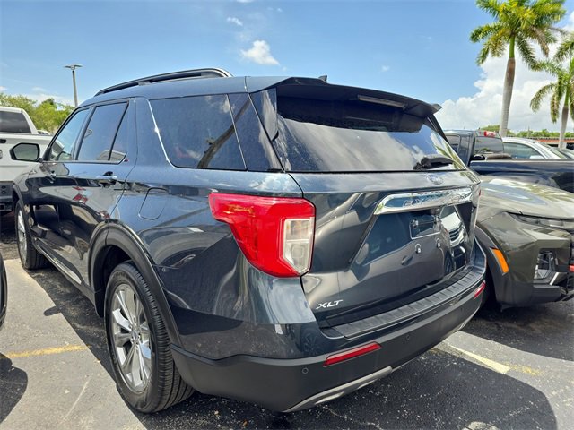 Used 2022 Ford Explorer XLT w/ Equipment Group 202A image 3