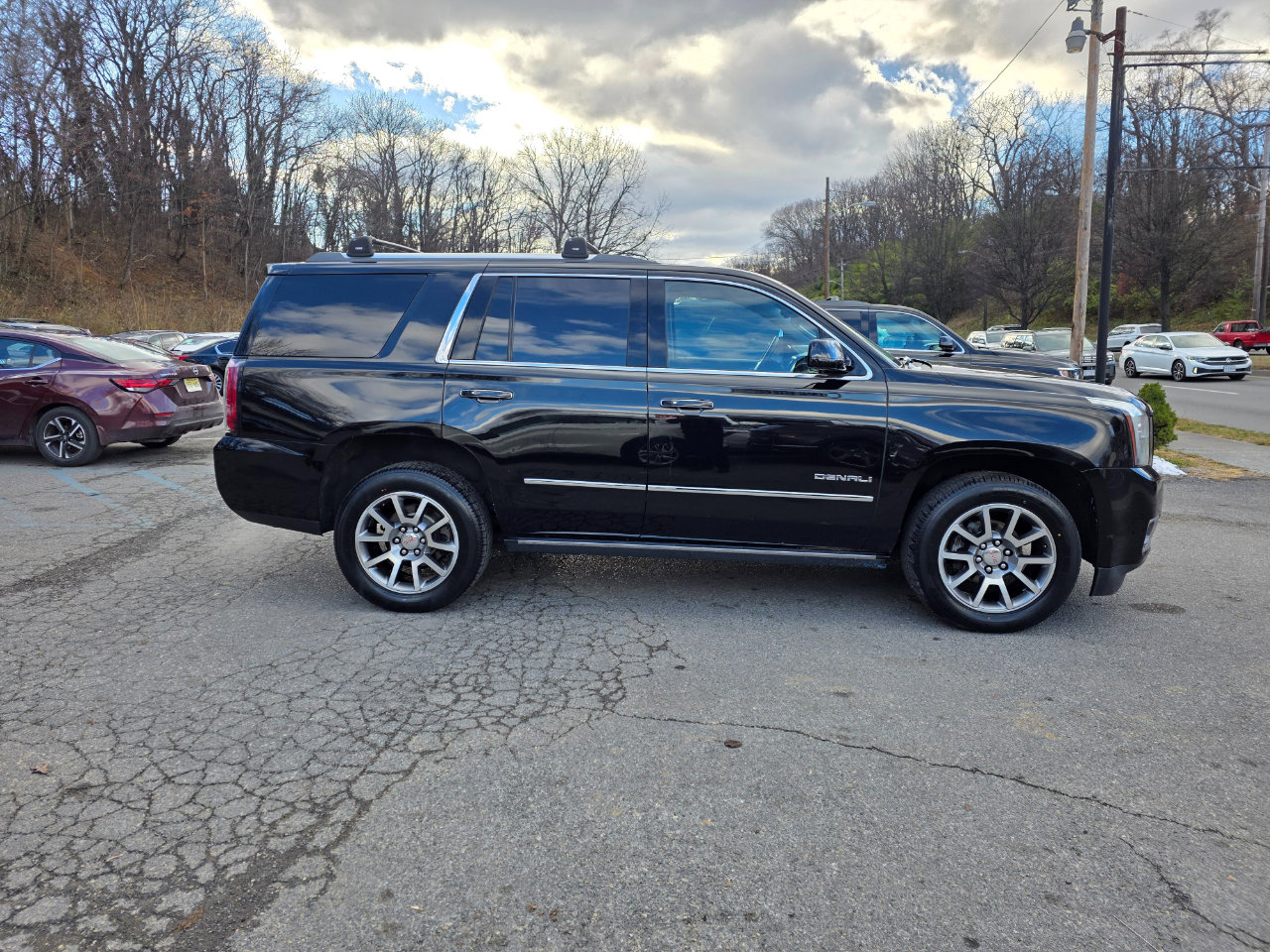 Used 2015 GMC Yukon Denali image 4