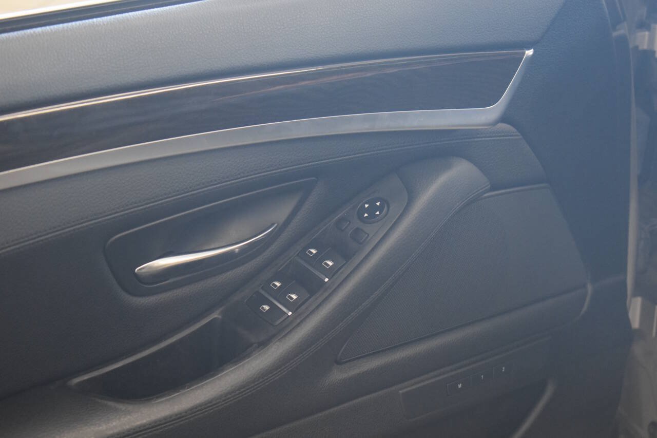 Used 2014 BMW 528i Sedan RWD image 32