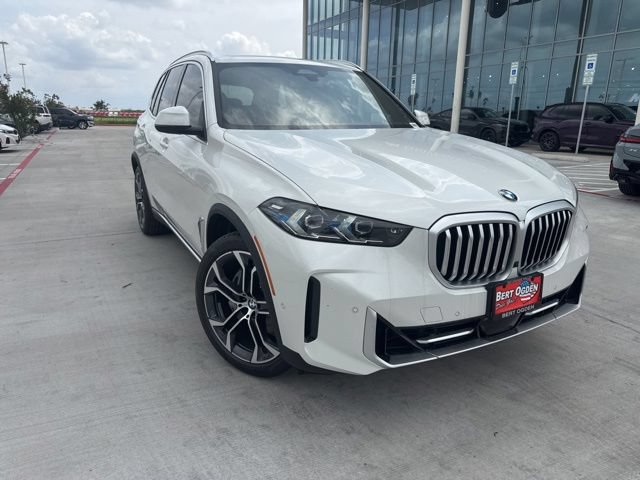 New 2026 BMW X5 xDrive40i w/ Off-Road Package