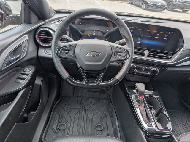 Used 2025 Chevrolet Trax RS w/ Driver Confidence Package image 16