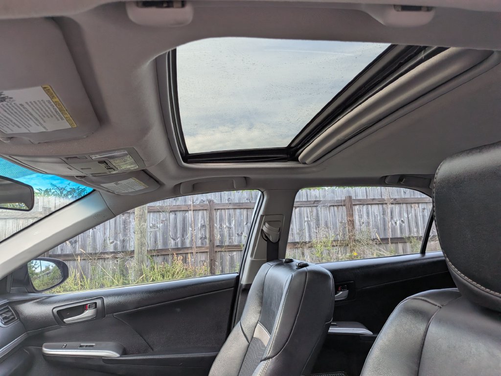 Used 2012 Toyota Camry SE FWD image 20