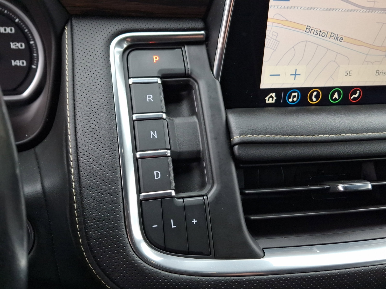 Used 2021 Chevrolet Suburban Premier image 15