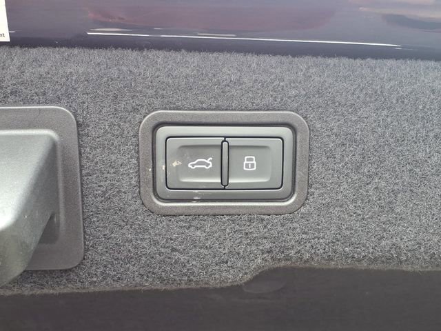 Used 2021 Audi A8 L 4.0T w/ Executive Plus Package AWD/4WD image 24