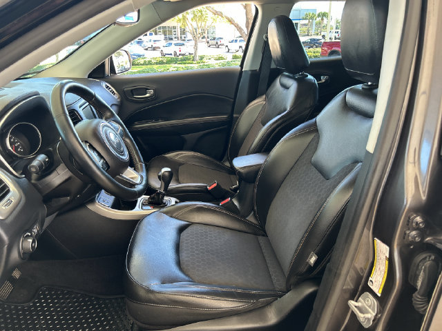 Used 2018 Jeep Compass Latitude w/ Cold Weather Group FWD image 17