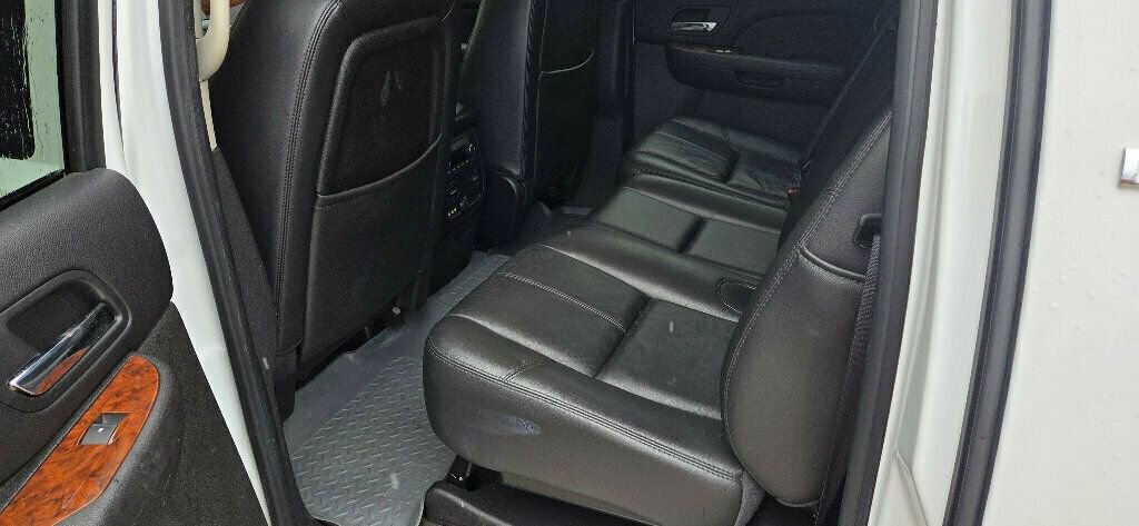 Used 2008 Chevrolet Avalanche LTZ w/ LTZ Preferred Equipment Group AWD/4WD image 13