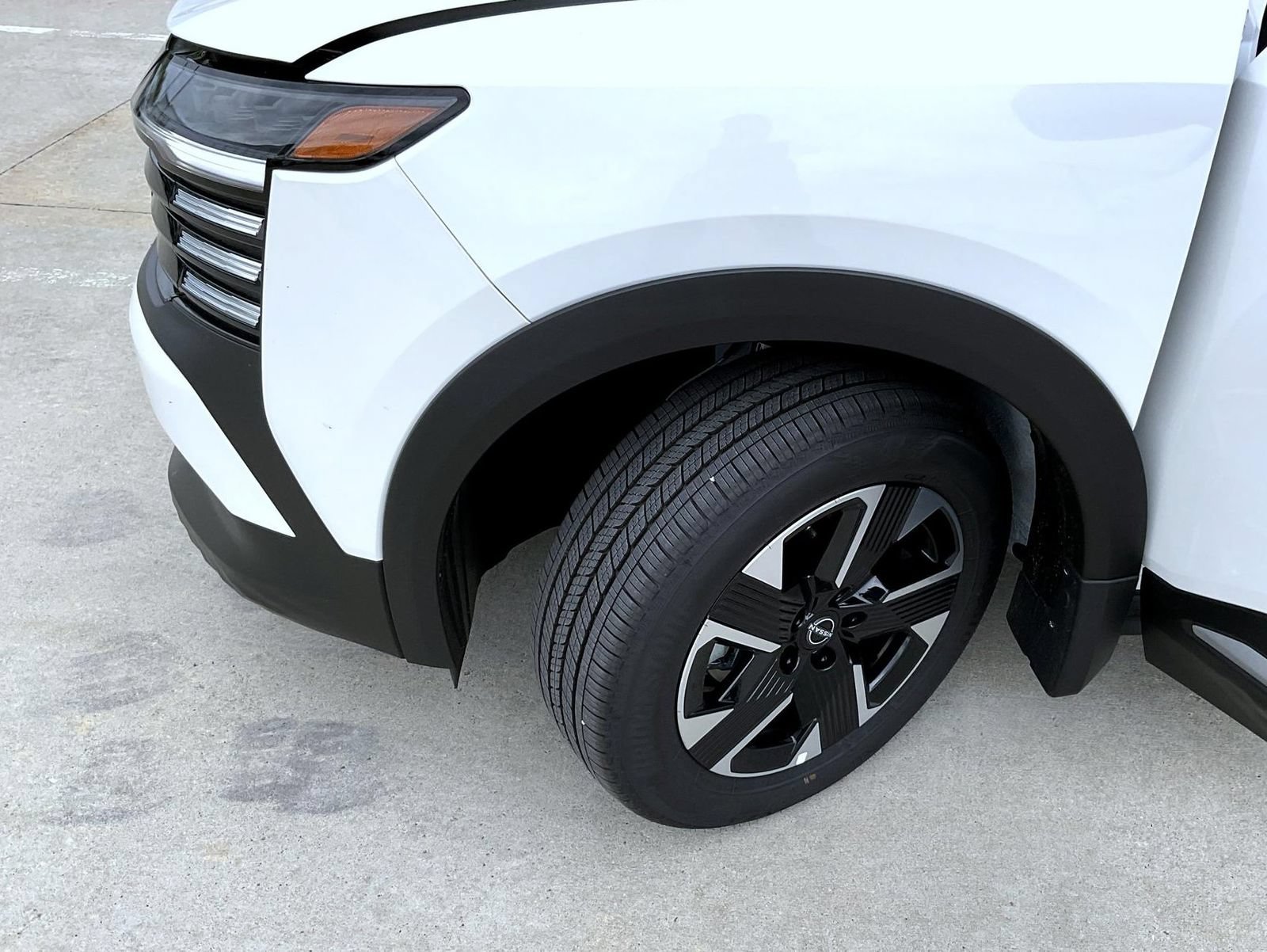 New 2026 Nissan Kicks SV AWD/4WD image 24