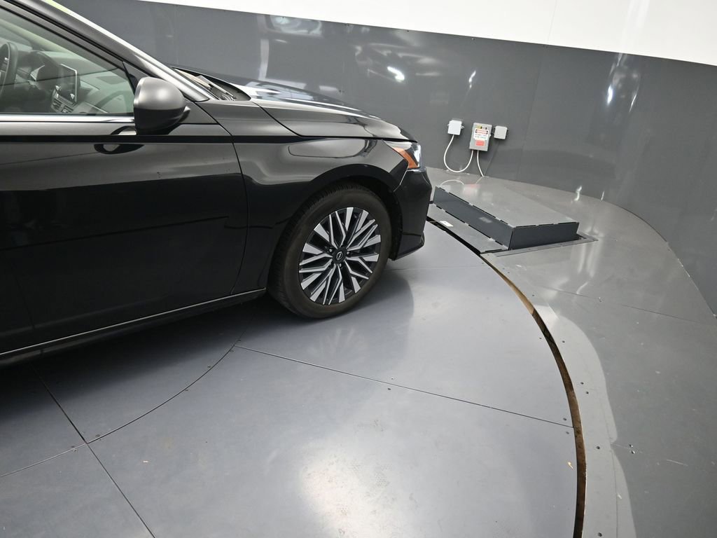 Used 2024 Nissan Altima 2.5 SV image 23