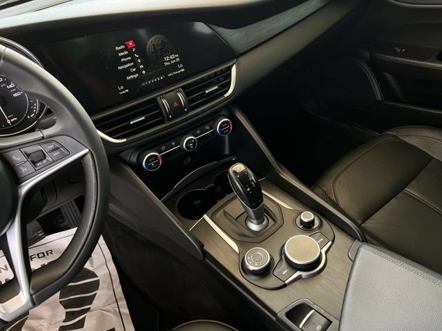 Used 2017 Alfa Romeo Giulia w/ Sport Appearance Package RWD image 34