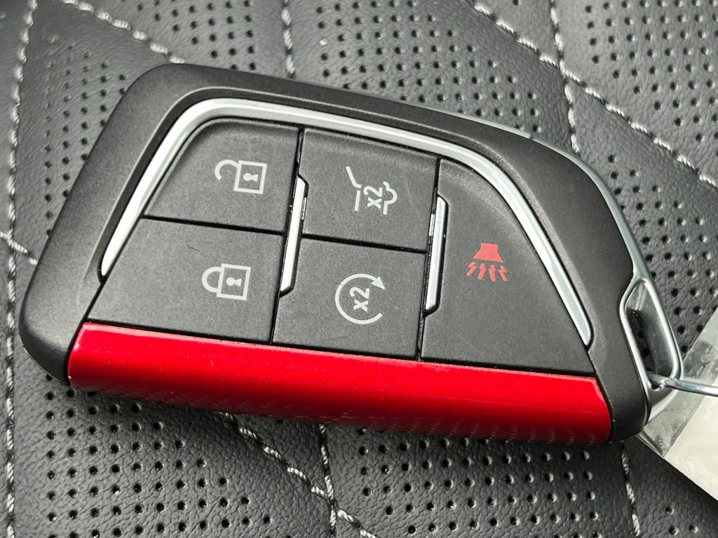 Certified 2026 Cadillac Lyriq V AWD/4WD image 32