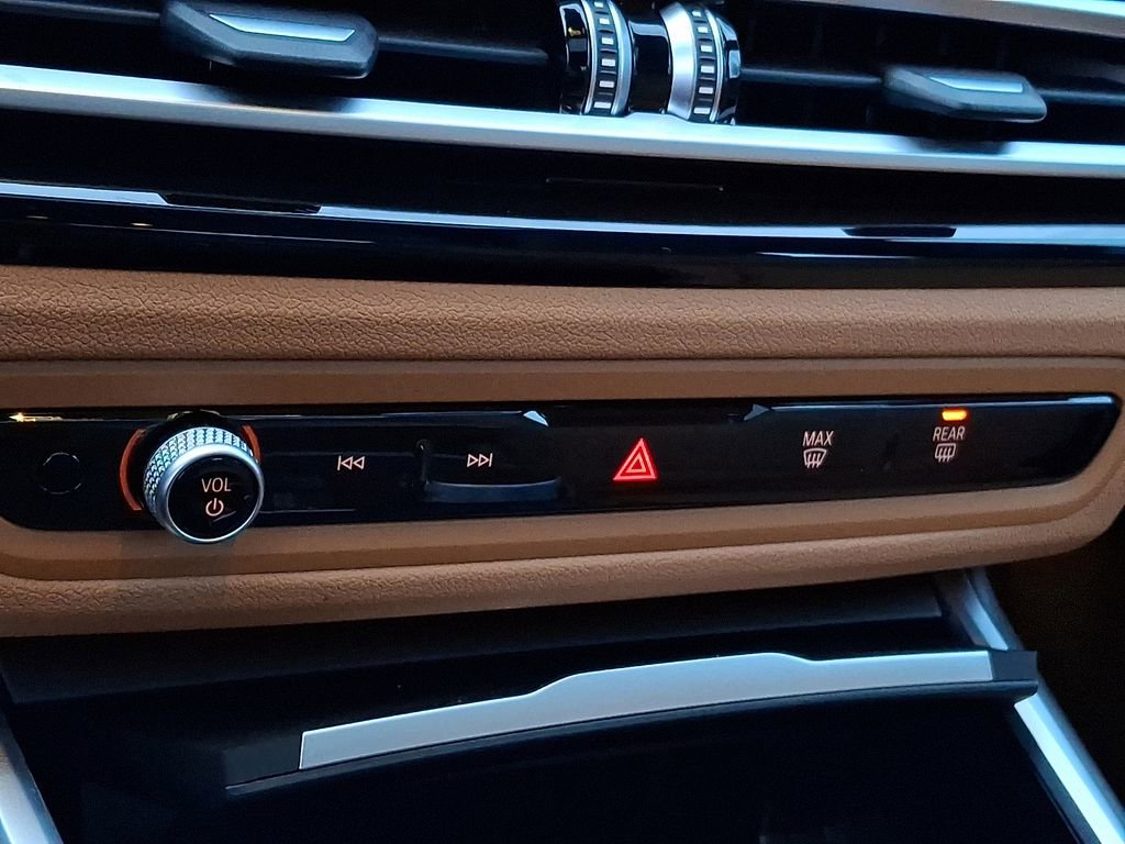 Certified 2024 BMW 330e xDrive w/ Premium Package image 11