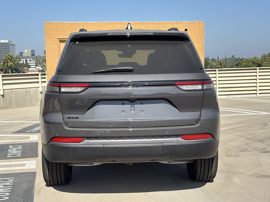 New 2026 Jeep Grand Cherokee Limited w/ Limited Altitude Package AWD/4WD image 4