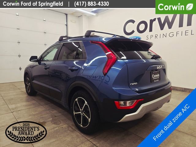 Used 2023 Kia Niro EX w/ EX Cold Weather Package FWD image 3