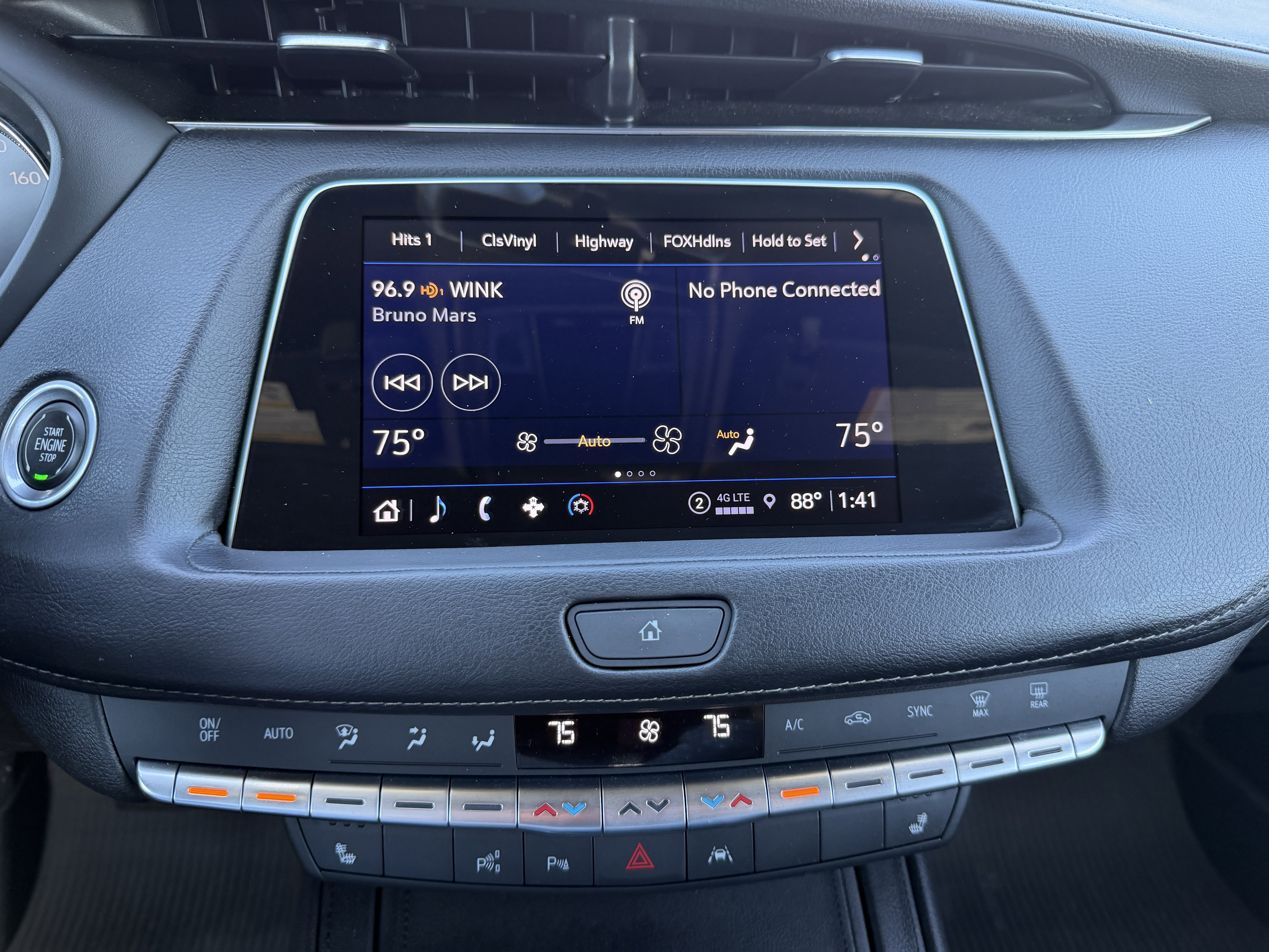 Certified 2022 Cadillac XT4 Premium Luxury w/ Enhanced Visibility Package AWD/4WD image 21