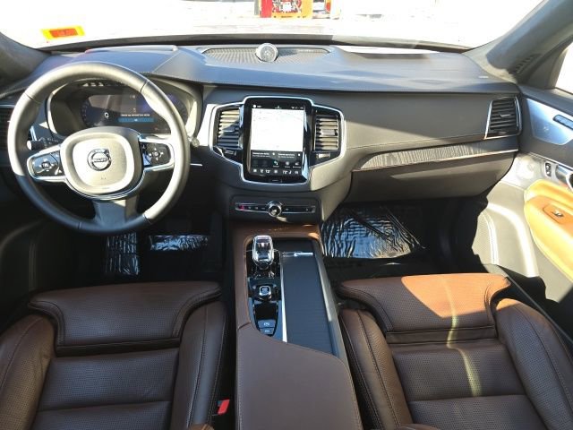 Certified 2025 Volvo XC90 B6 Ultra w/ Lounge Package image 25