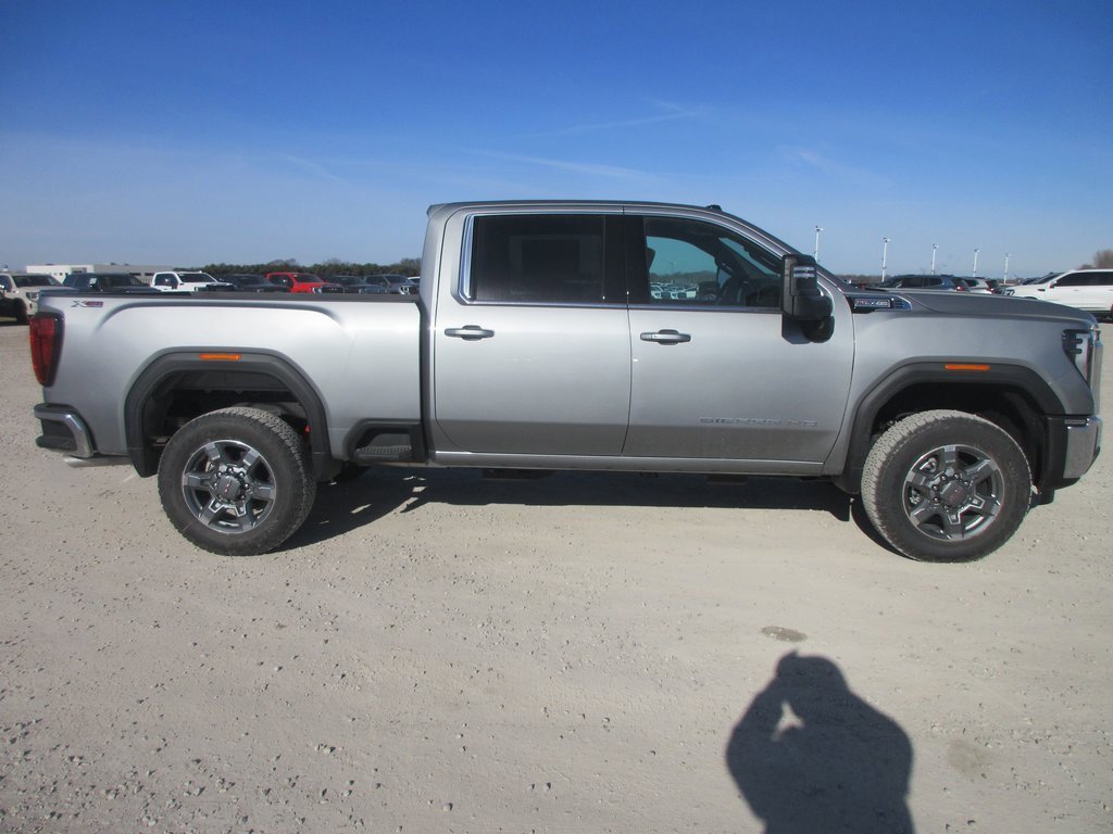 New 2026 GMC Sierra 2500 SLE image 3