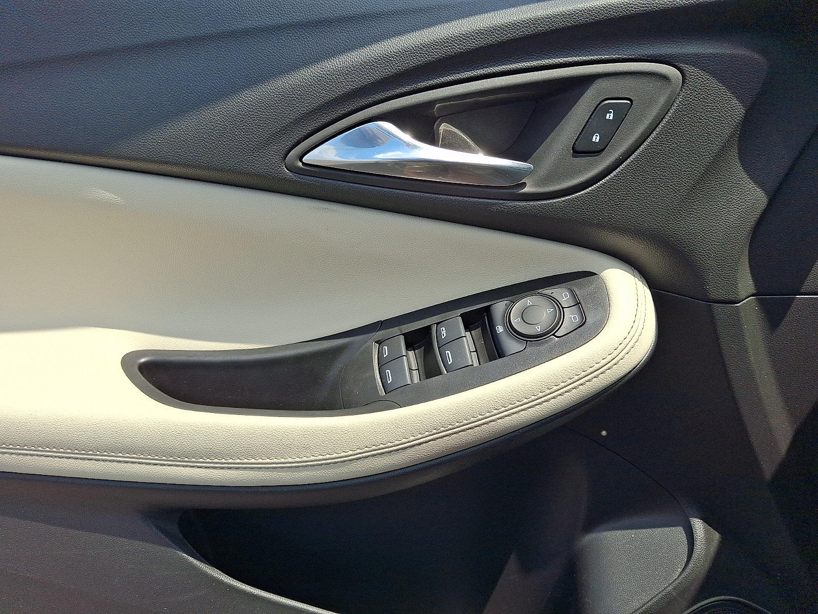 Used 2023 Buick Encore GX Preferred FWD image 12