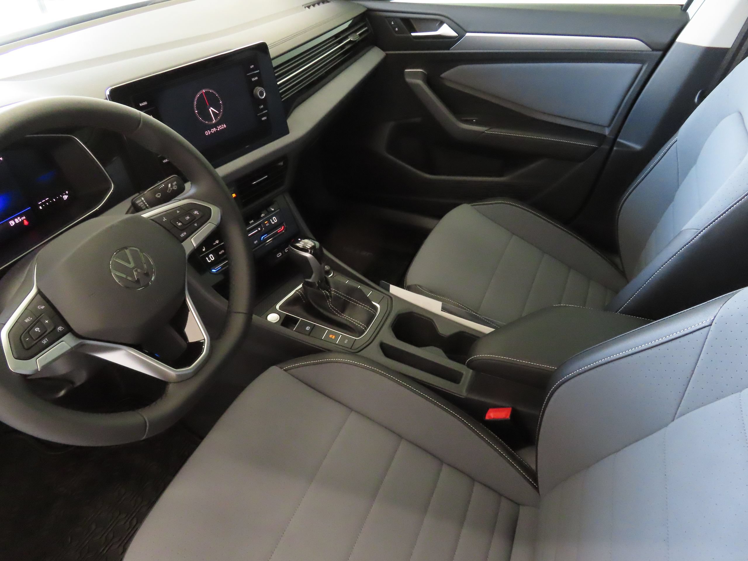 New 2026 Volkswagen Jetta SE FWD image 20