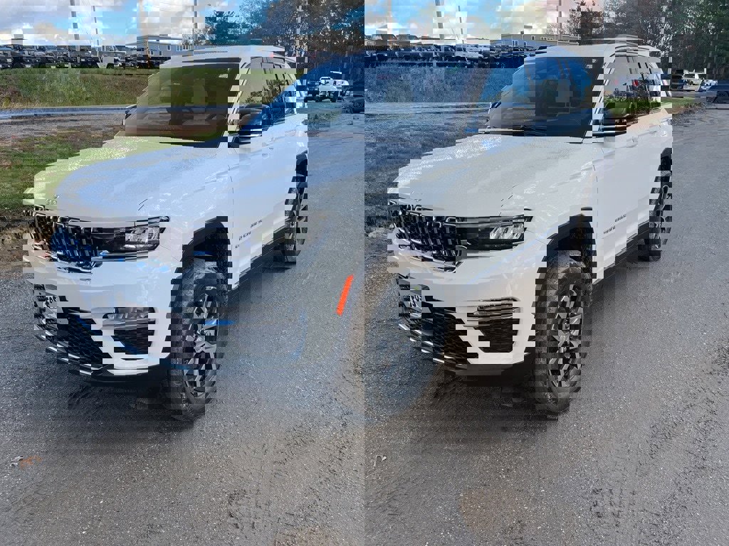 New 2025 Jeep Grand Cherokee Limited image 3