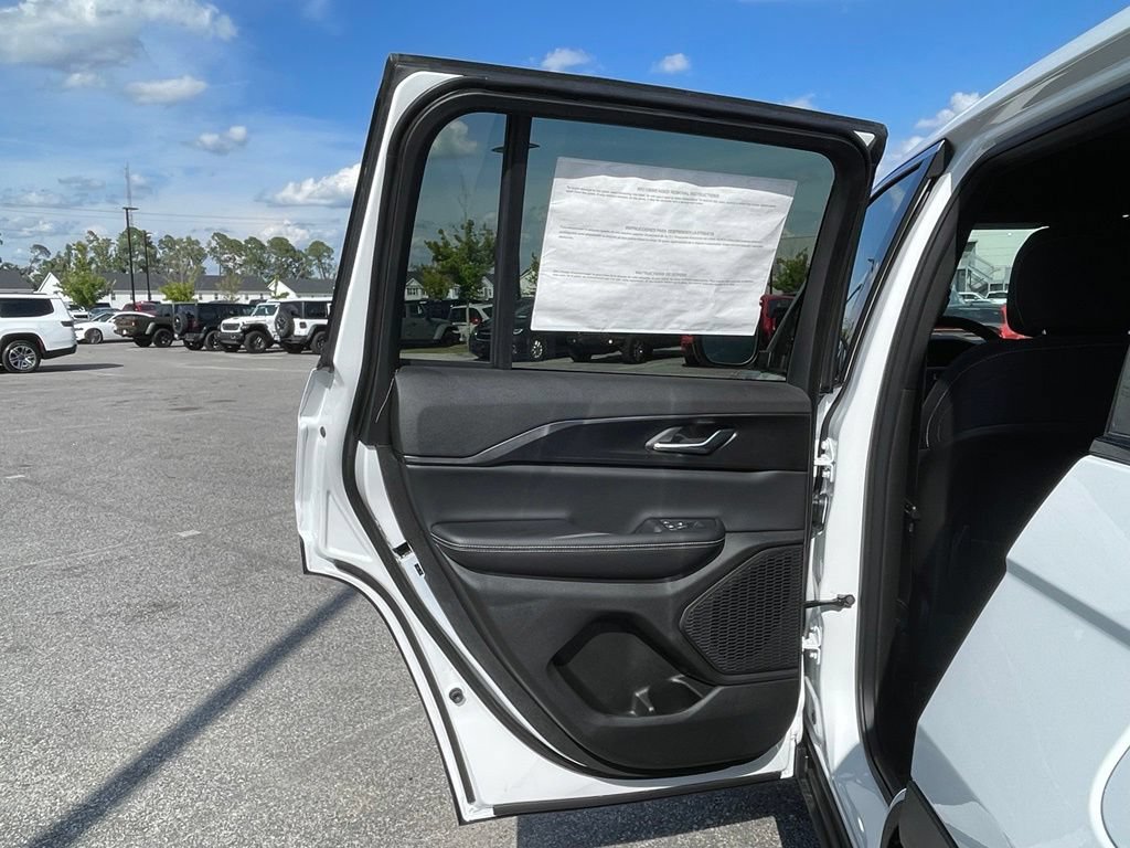 New 2026 Jeep Grand Cherokee Laredo RWD image 51