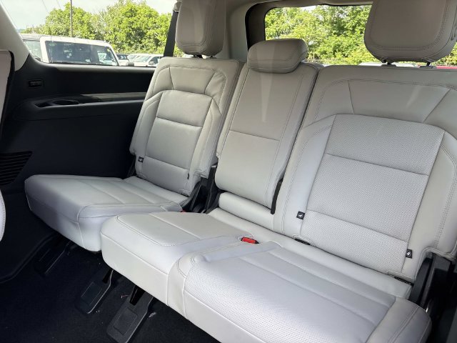 New 2026 Lincoln Navigator L Reserve w/ Jet Appearance Package AWD/4WD image 19