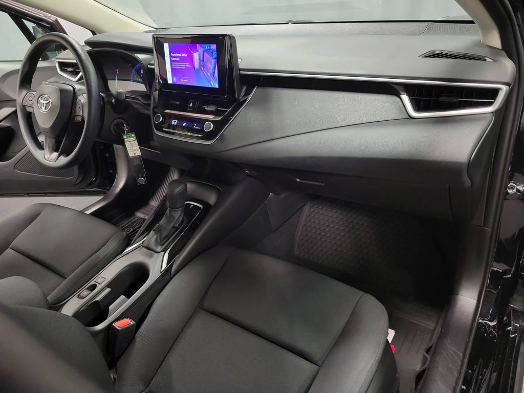 Used 2026 Toyota Corolla LE FWD image 31