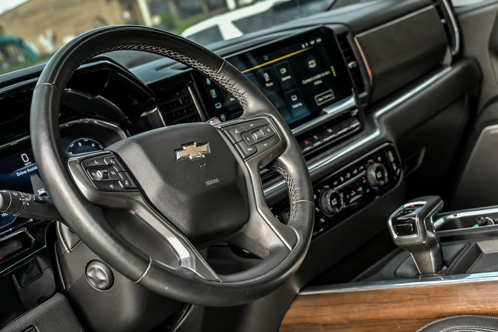 Used 2023 Chevrolet Silverado 1500 High Country w/ High Country Premium Package AWD/4WD image 18