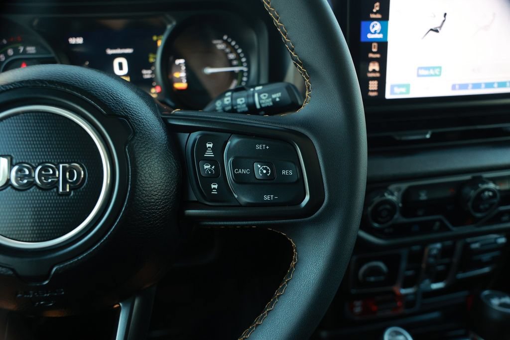 Used 2024 Jeep Wrangler Unlimited AWD/4WD image 23
