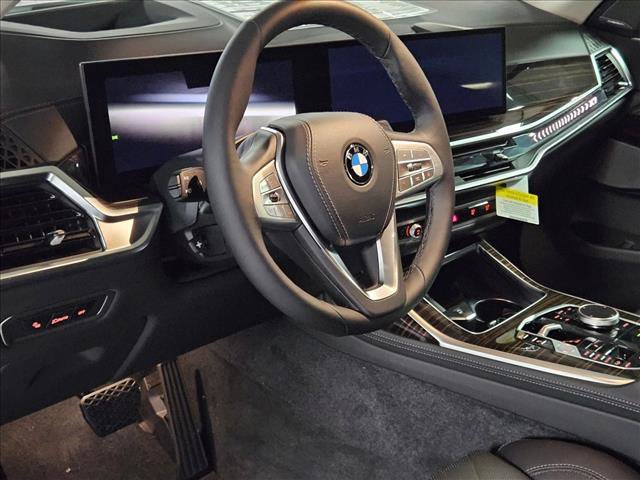 Used 2027 BMW X7 xDrive40i w/ Premium Package AWD/4WD image 3
