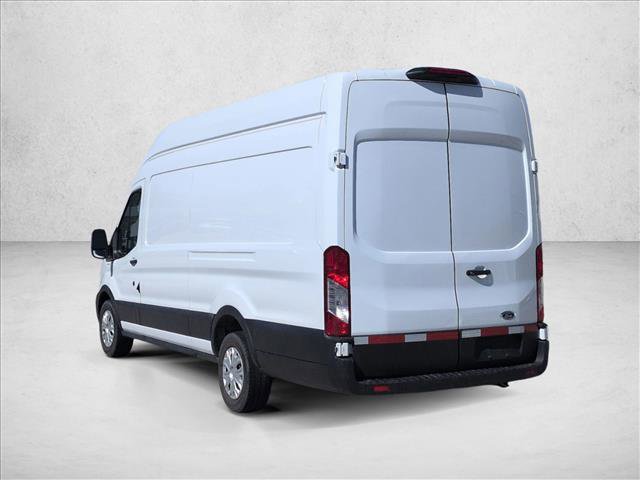 Used 2022 Ford E-Transit 148 High Roof Extended image 7