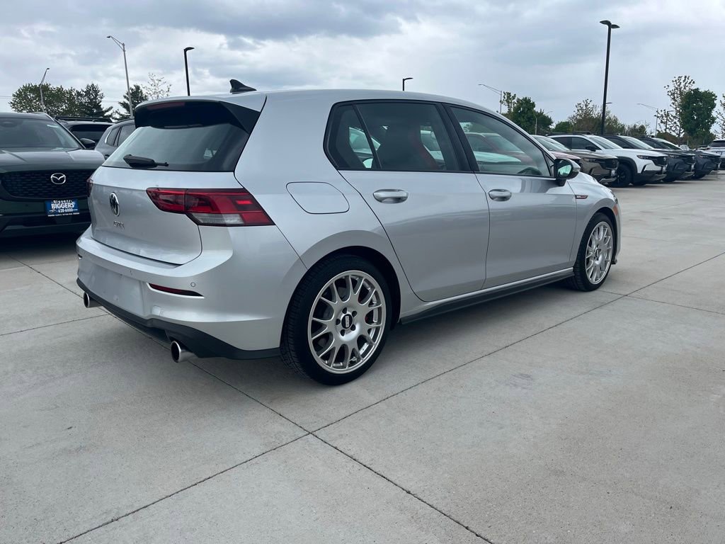 Used 2022 Volkswagen GTI SE FWD image 10