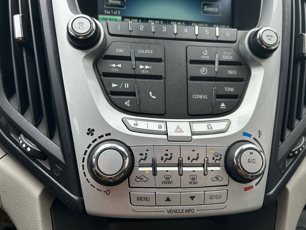 Used 2014 Chevrolet Equinox LT w/ Driver Convenience Package image 23