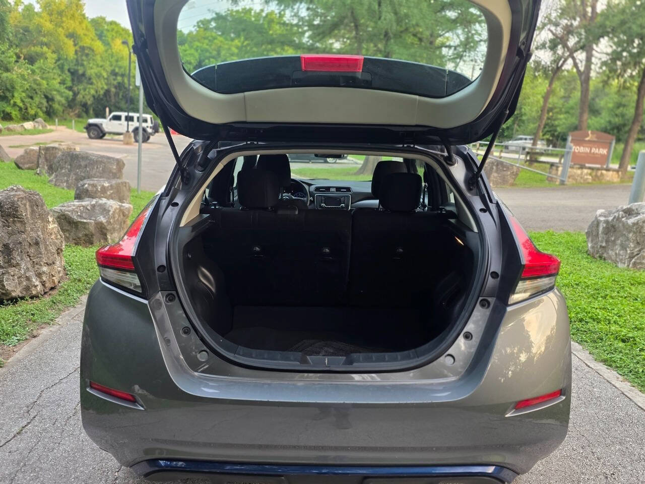 Used 2019 Nissan Leaf S w/ S Charge Package FWD image 17