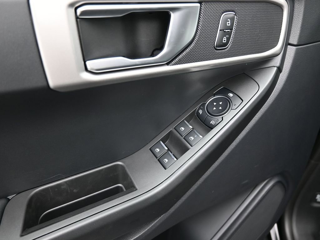 New 2025 Ford Explorer 4WD Police Interceptor image 13