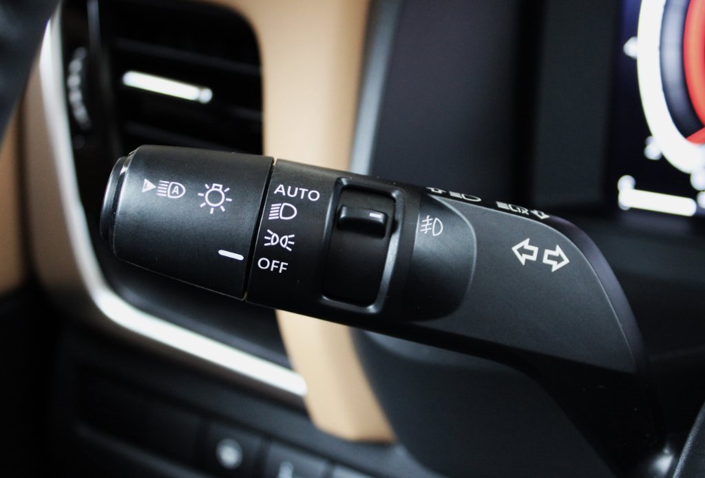 Certified 2022 Nissan Rogue Platinum w/ Head-Up Display Package image 35