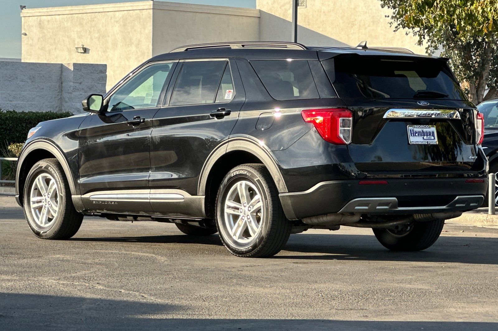 Used 2024 Ford Explorer XLT w/ Equipment Group 202A image 6