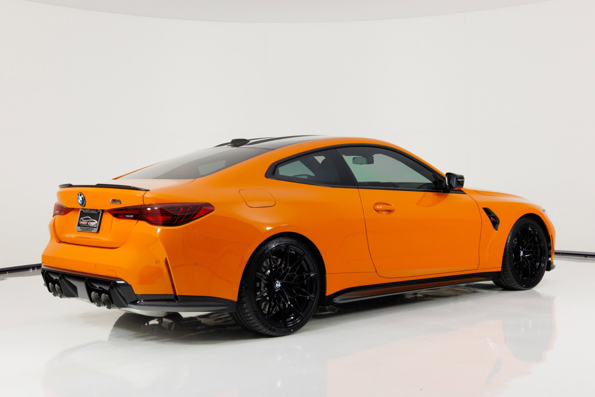 Used 2026 BMW M4 Competition RWD image 3