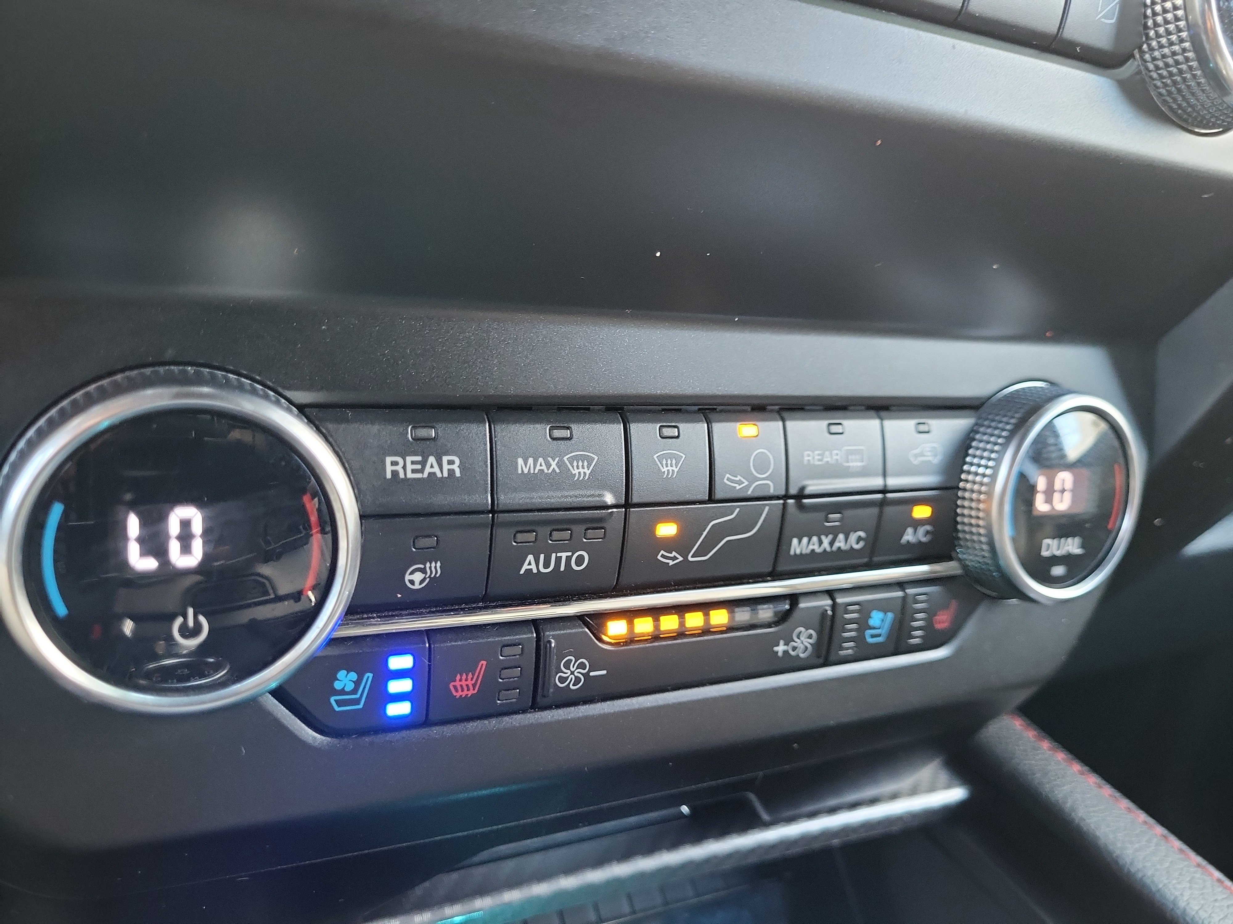 Used 2021 Ford Expedition Limited image 25