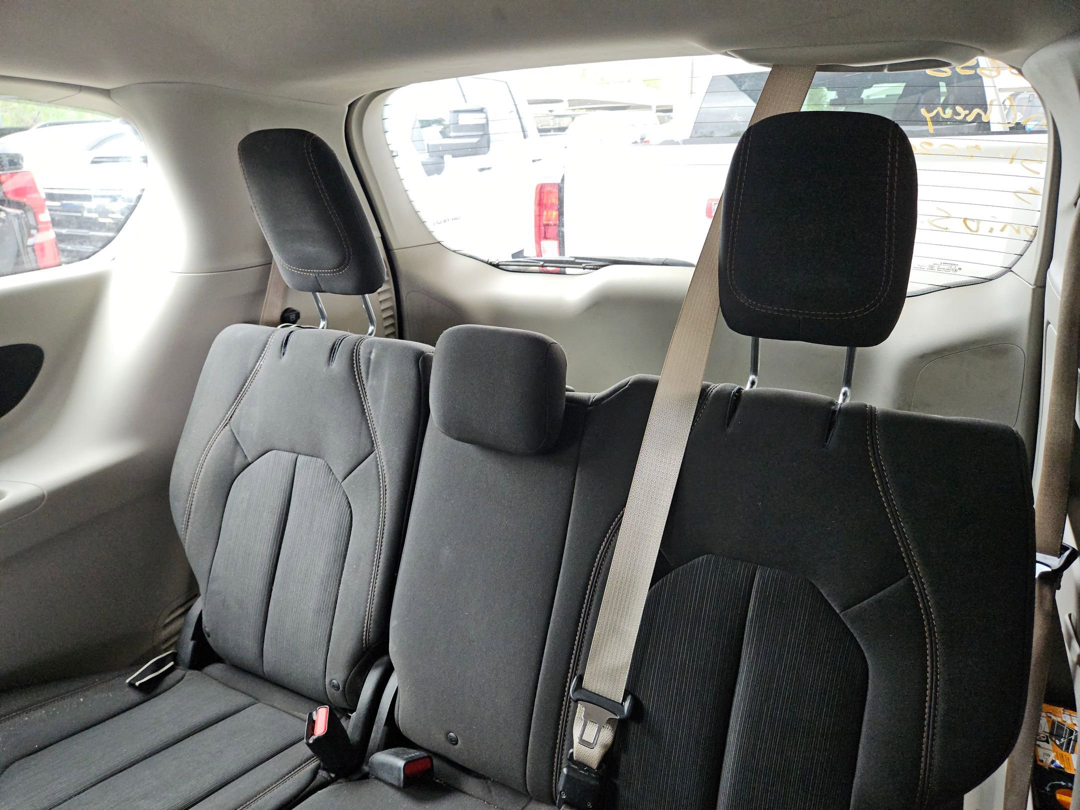 Used 2018 Chrysler Pacifica L image 9