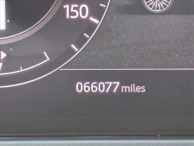 Used 2019 Land Rover Range Rover Velar R-Dynamic SE image 12