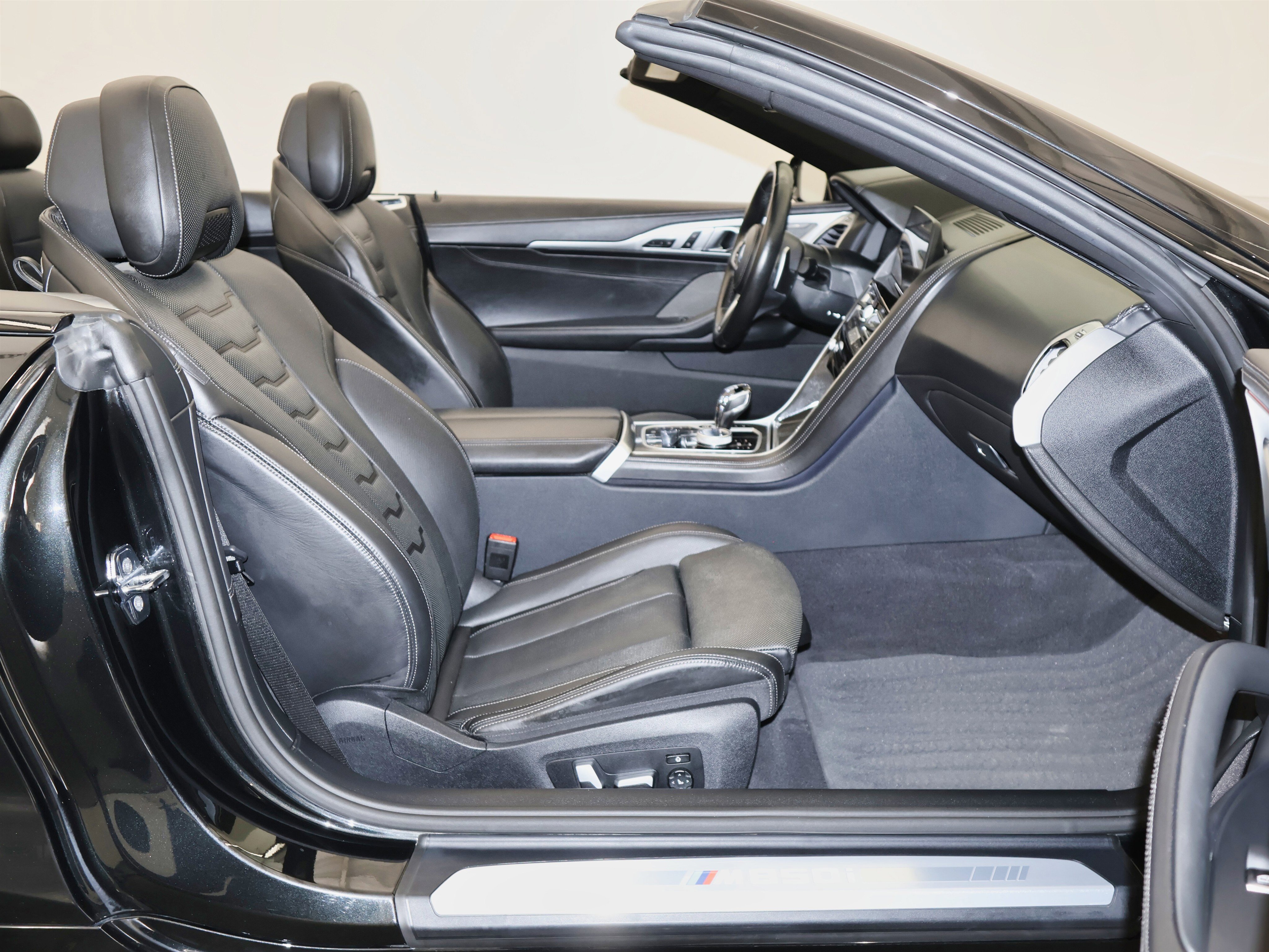 Used 2021 BMW M850i xDrive Convertible image 43