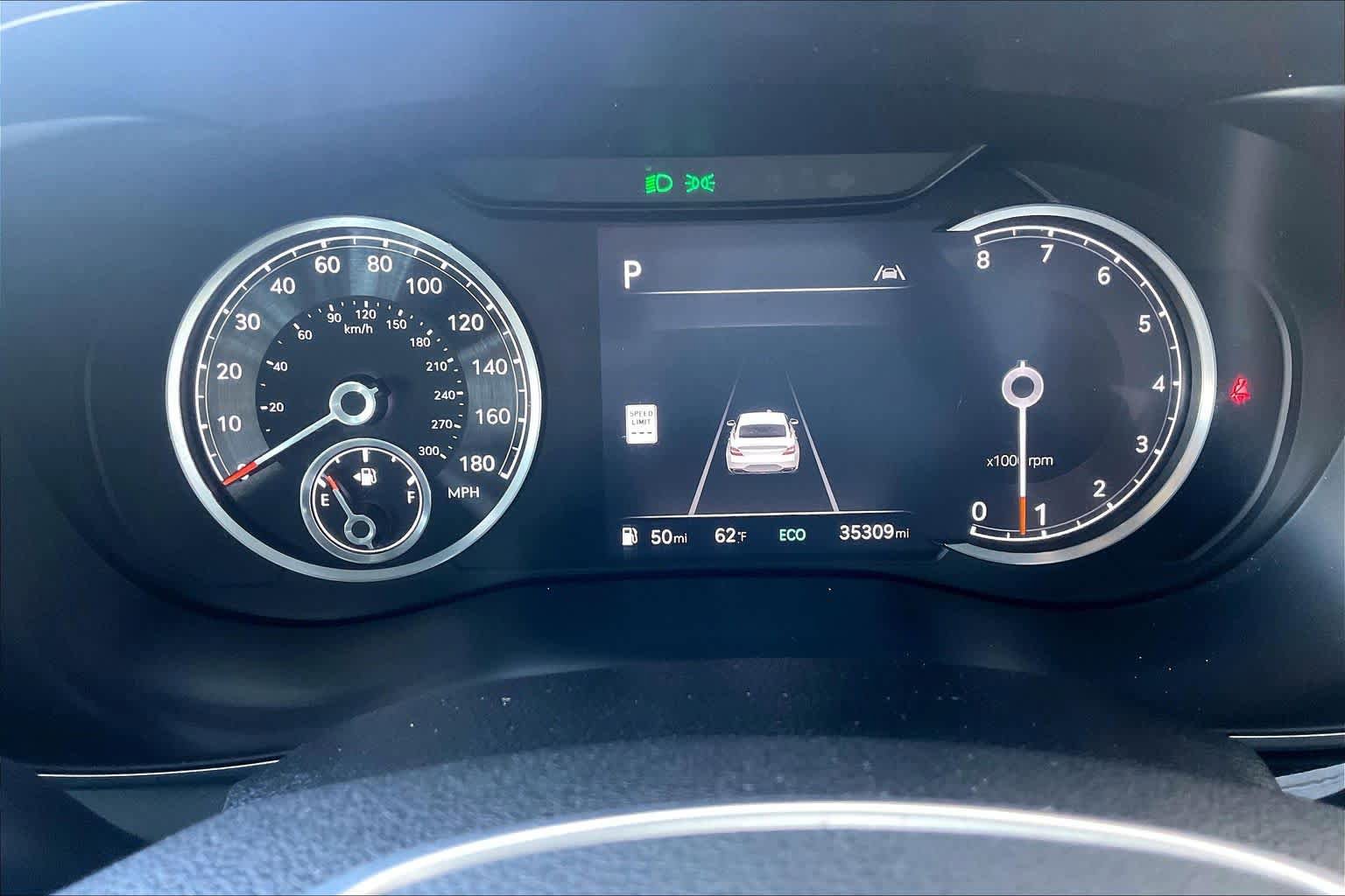 Used 2025 Genesis G70 2.5T RWD image 26