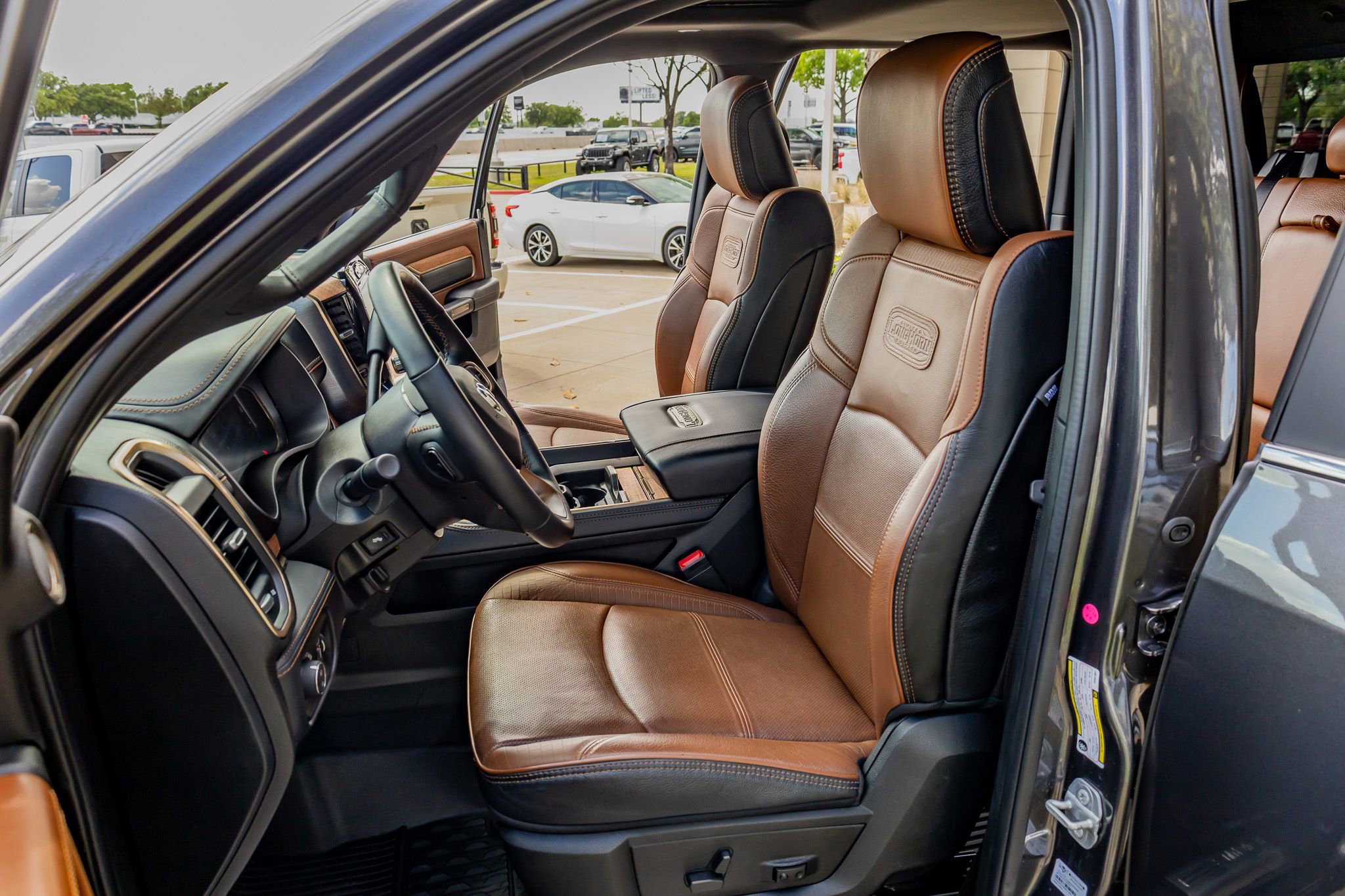 Used 2023 RAM 3500 Limited image 27