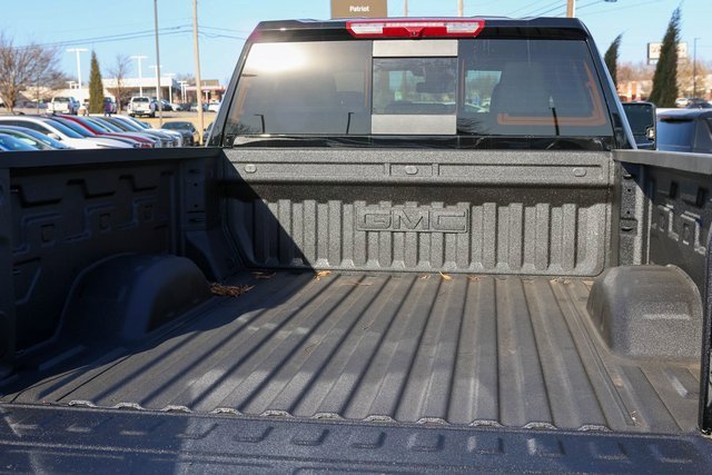 New 2026 GMC Sierra 3500 SLT w/ SLT Premium Package image 8