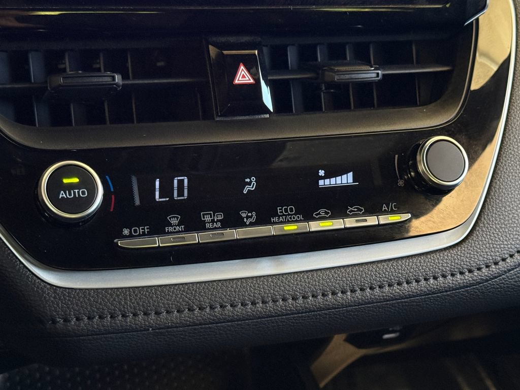 Used 2025 Toyota Corolla SE FWD image 17