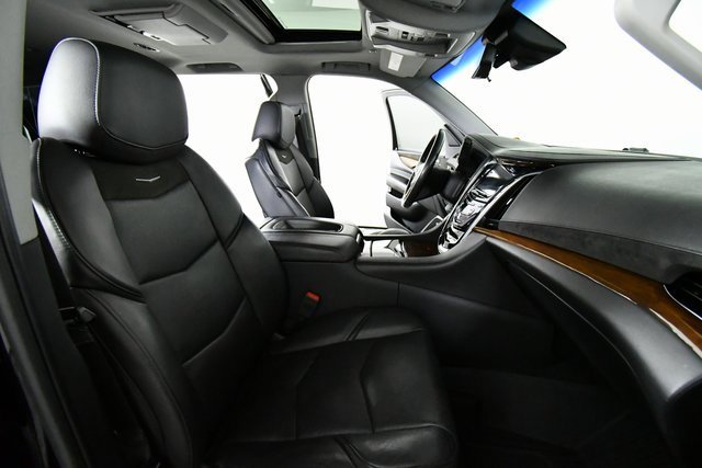 Used 2019 Cadillac Escalade ESV Premium Luxury image 14