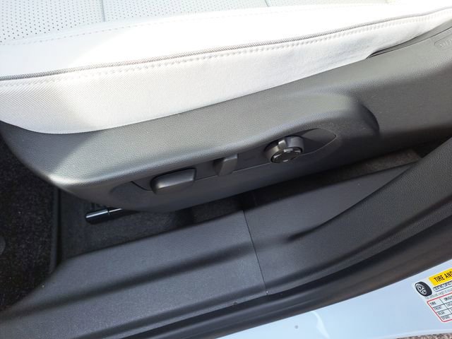 New 2026 Buick Envision Avenir image 13